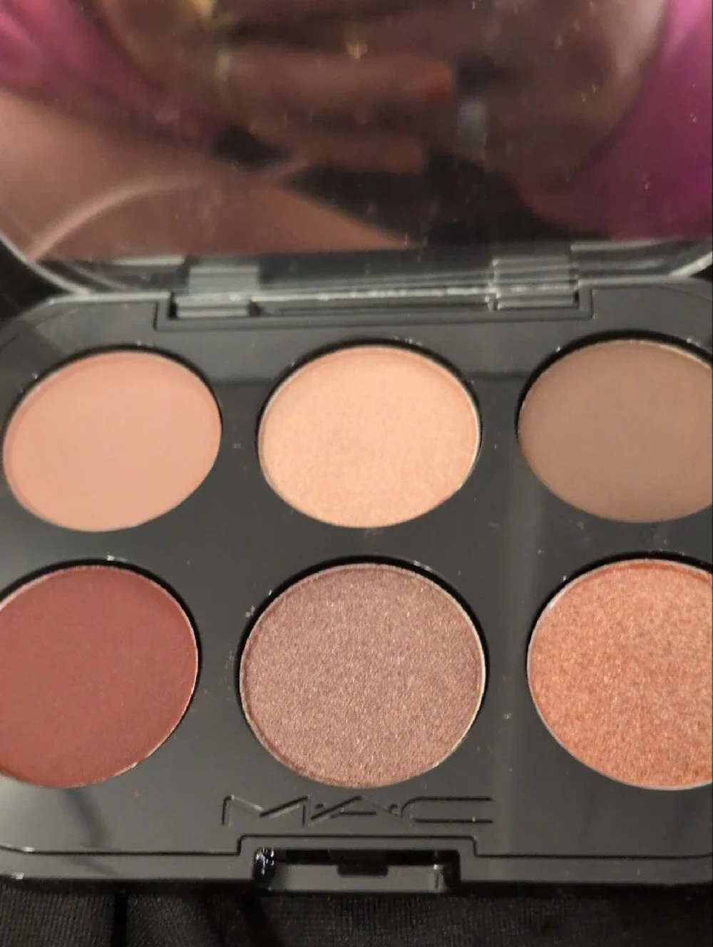 MAC Connecting in Colour Eyeshadow Palette